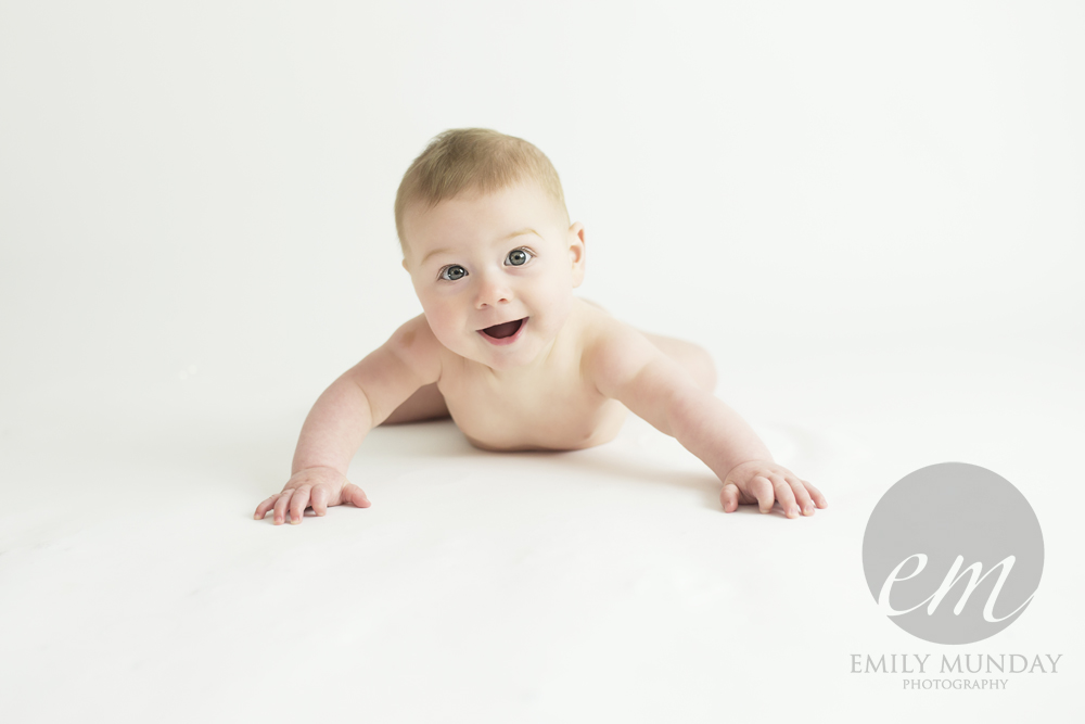 emily munday monday photos photography photographer plymouth devon cornwall newborn studio posed little sitter session