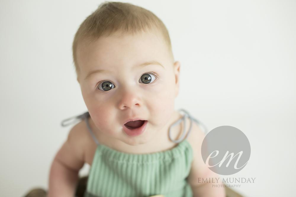 emily munday monday photos photography photographer plymouth devon cornwall newborn studio posed little sitter session