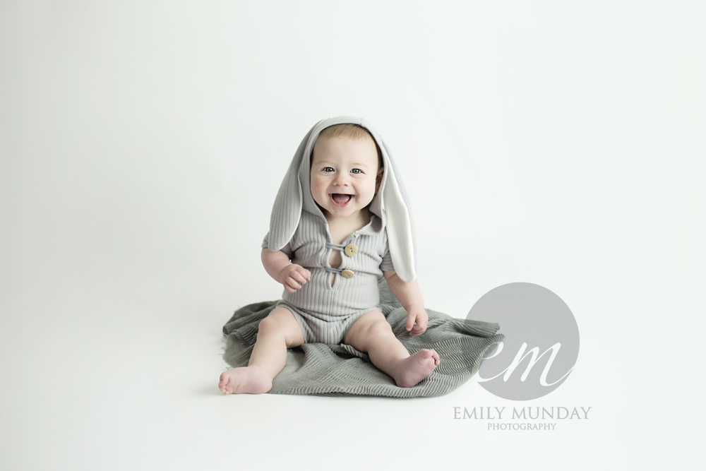 emily munday monday photos photography photographer plymouth devon cornwall newborn studio posed little sitter session