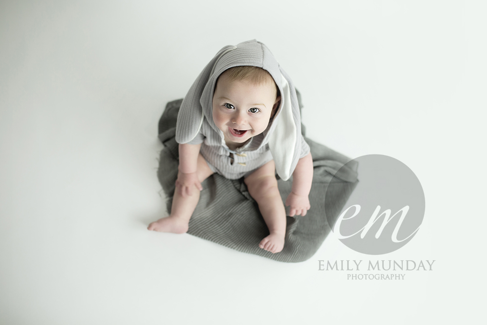 emily munday monday photos photography photographer plymouth devon cornwall newborn studio posed little sitter session