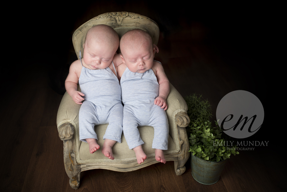 twins emily munday monday photos photography photographer plymouth devon cornwall newborn studio posed siblings behind the scenes