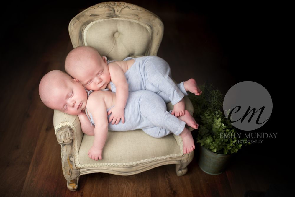 twins emily munday monday photos photography photographer plymouth devon cornwall newborn studio posed 