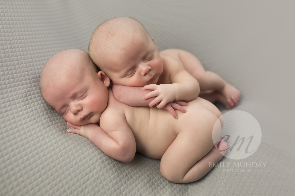 twins emily munday monday photos photography photographer plymouth devon cornwall newborn studio posed 