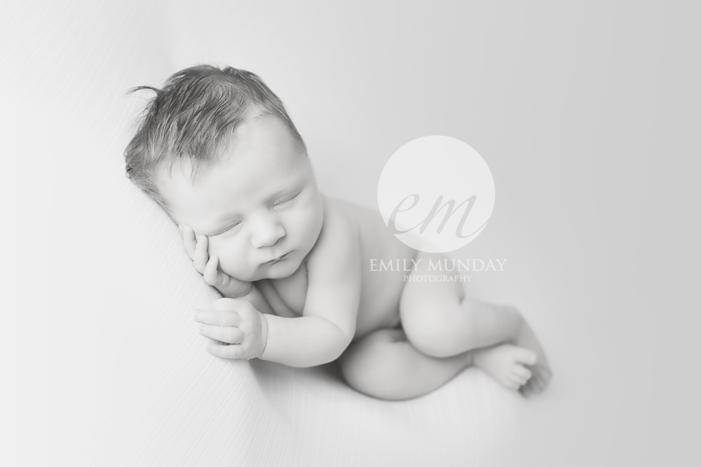  emily munday monday photography photos plymouth photo studio newborn baby session devon cornwall blue hat pixie hat sleepy black and white baby